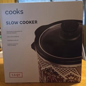 JCPenney Cooks Gingerbread 1.5 QT Slow Cooker